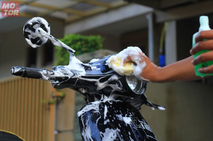 Cara menghilangkan goresan pada motor matic
