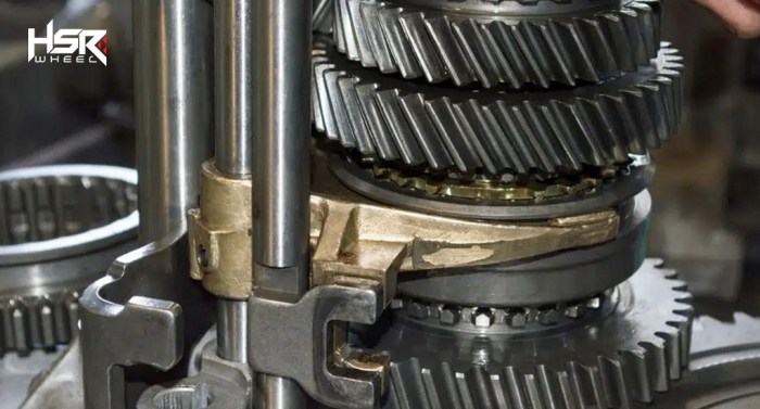 Transmisi manual tipe syncrhomes