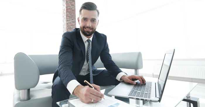 Manager account performance jpeg roles csr Account manager