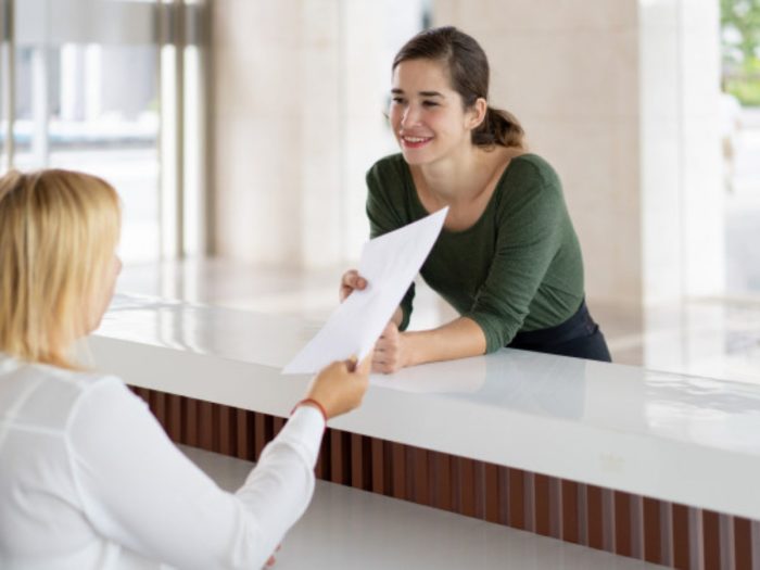 Resepsionis baik cara Cara menjadi resepsionis yang baik