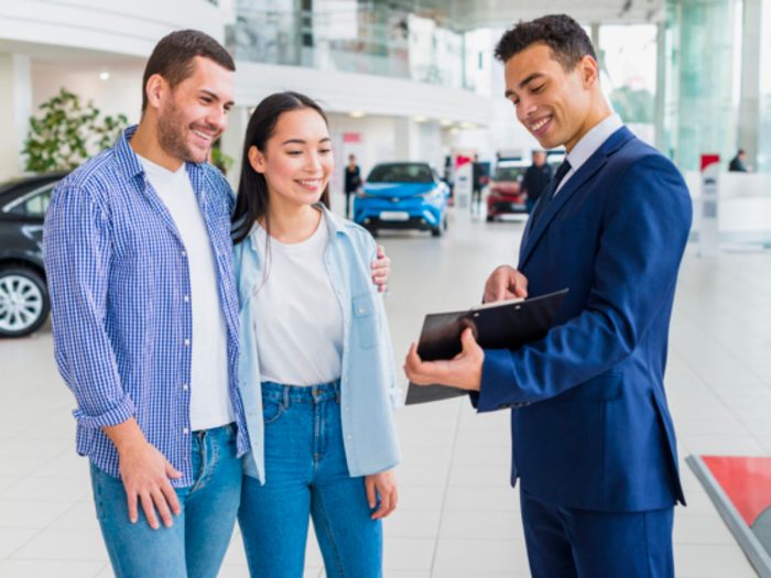 Tips menjadi sales mobil