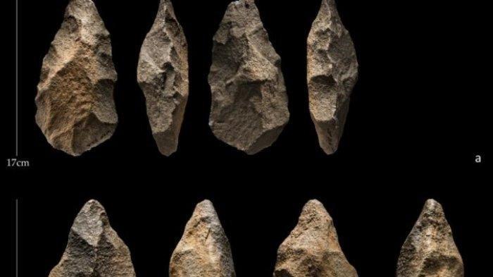 Beberapa alat serbaguna dari batu yang dibuat manusia purba pada zaman batu