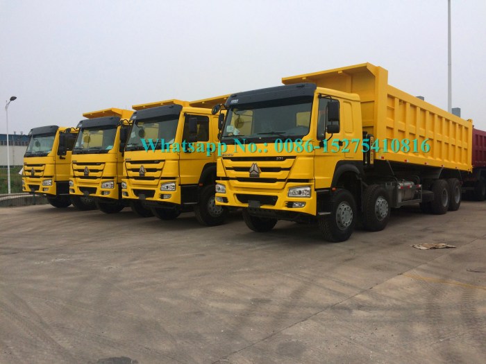 Tugas operator dump truck