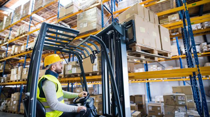 Tugas staff logistik