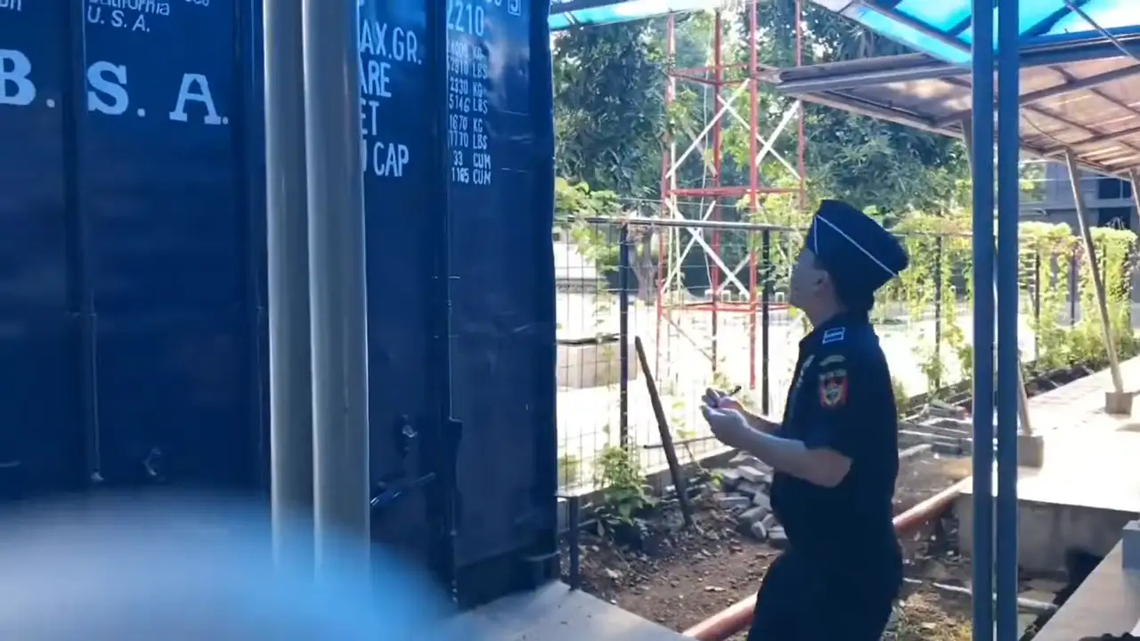 Proses Pemeriksaan Fisik Barang oleh Bea Cukai